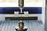 Figure 2 Flexural strength test conducted according to ISO standards.